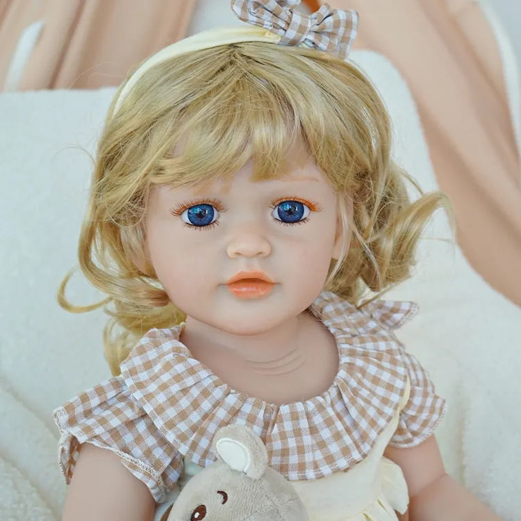 Chimidoll - muñeca renacida de niña pequeña: Vestido de encaje delicado y trenzas.